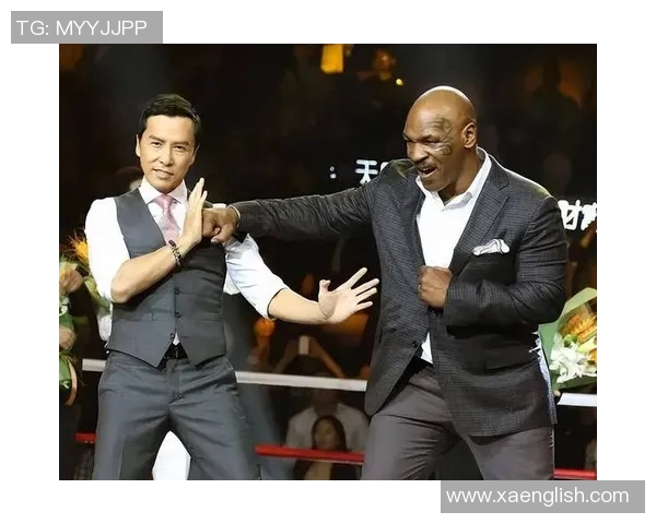 泰森与小罗伊琼斯称重现场火药味十足备战传奇对决引发拳迷热议